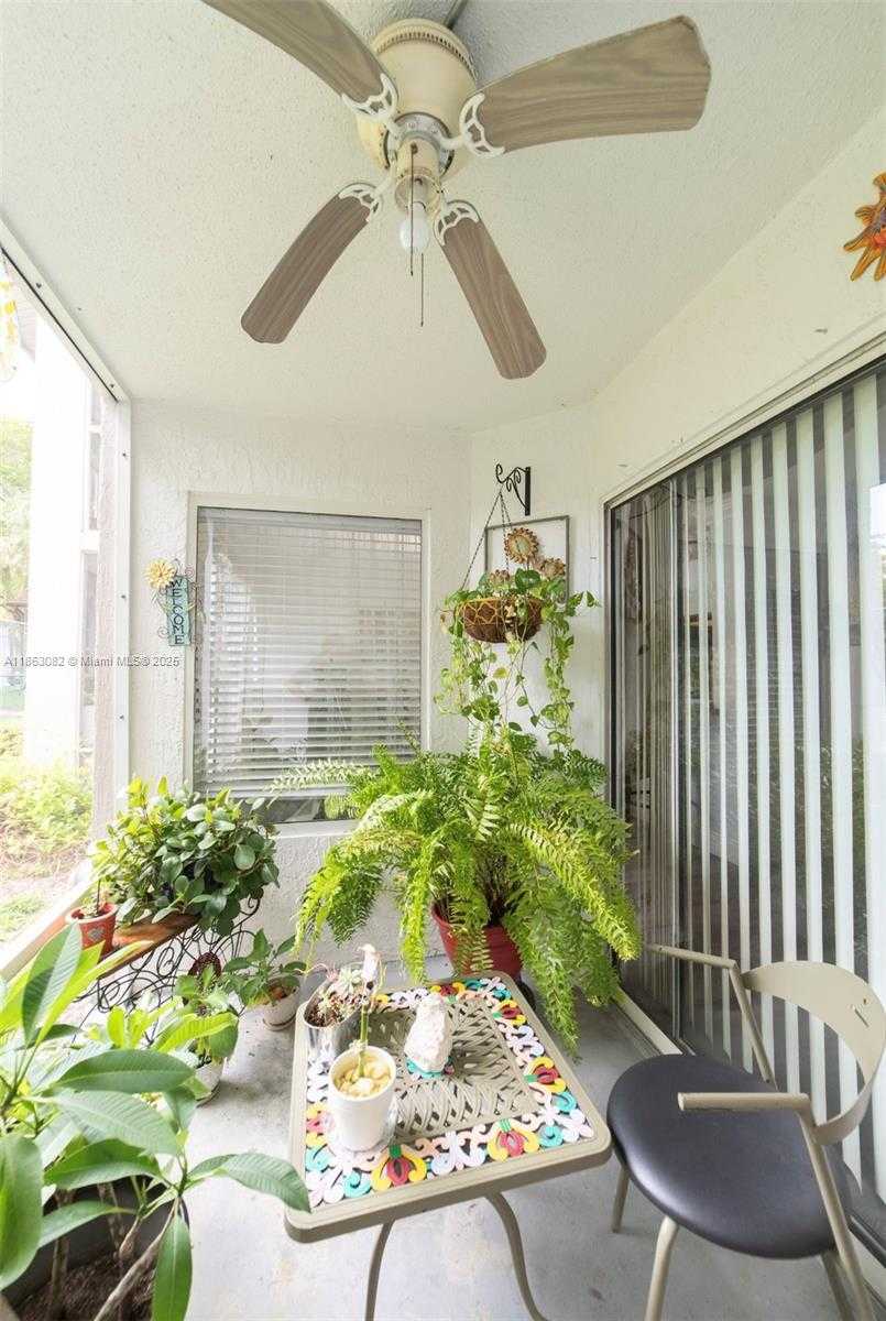 Small Image of Miami Number 19