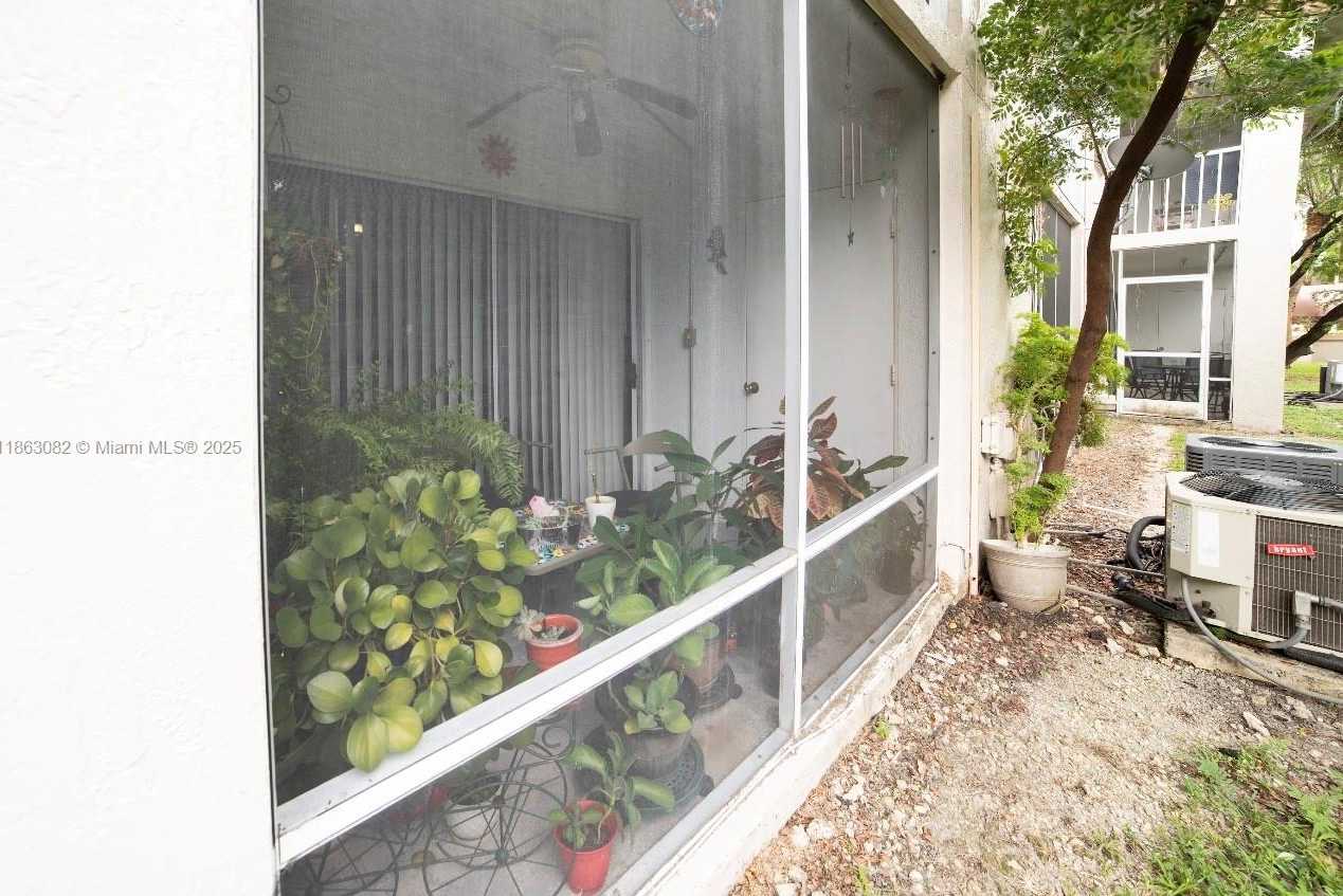 Small Image of Miami Number 21