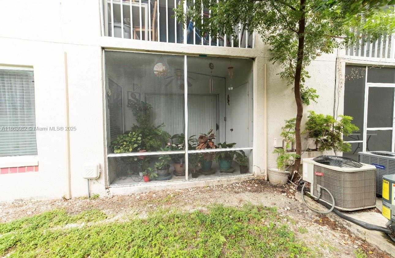 Small Image of Miami Number 22