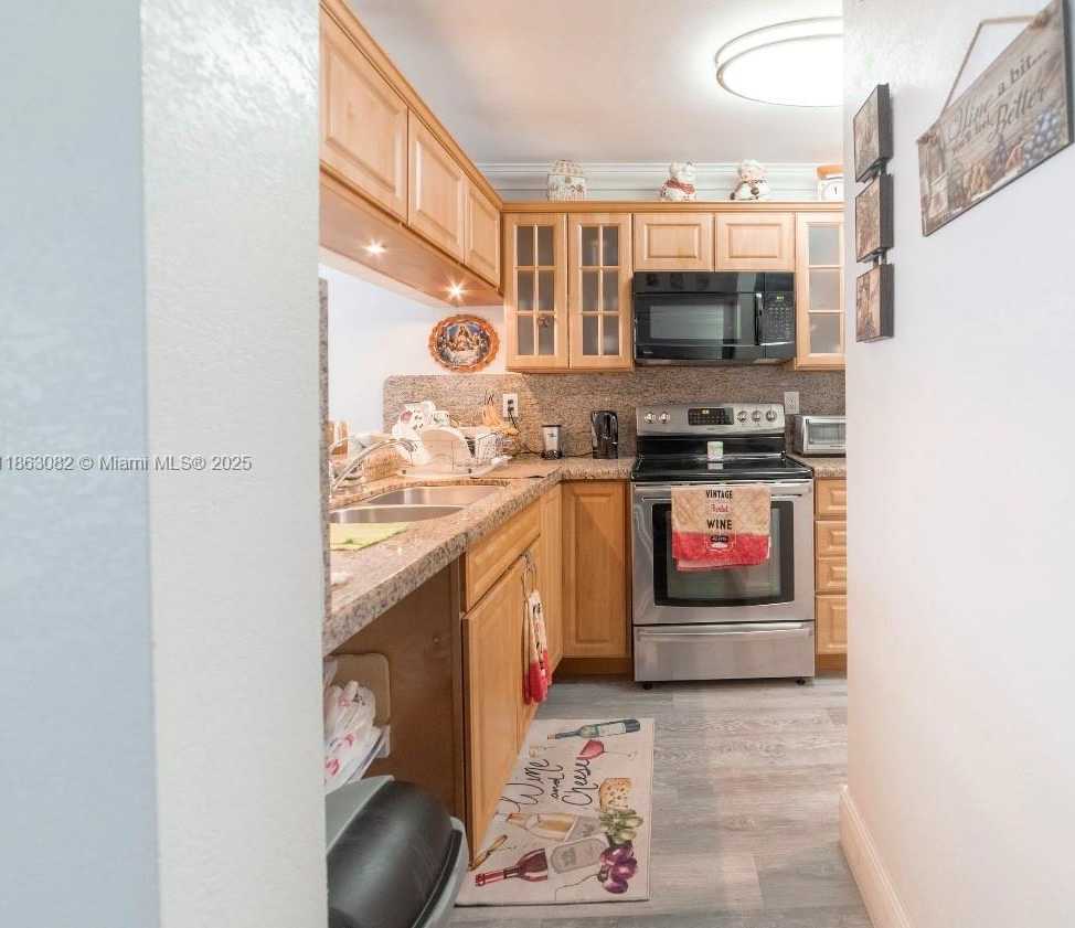 Small Image of Miami Number 7