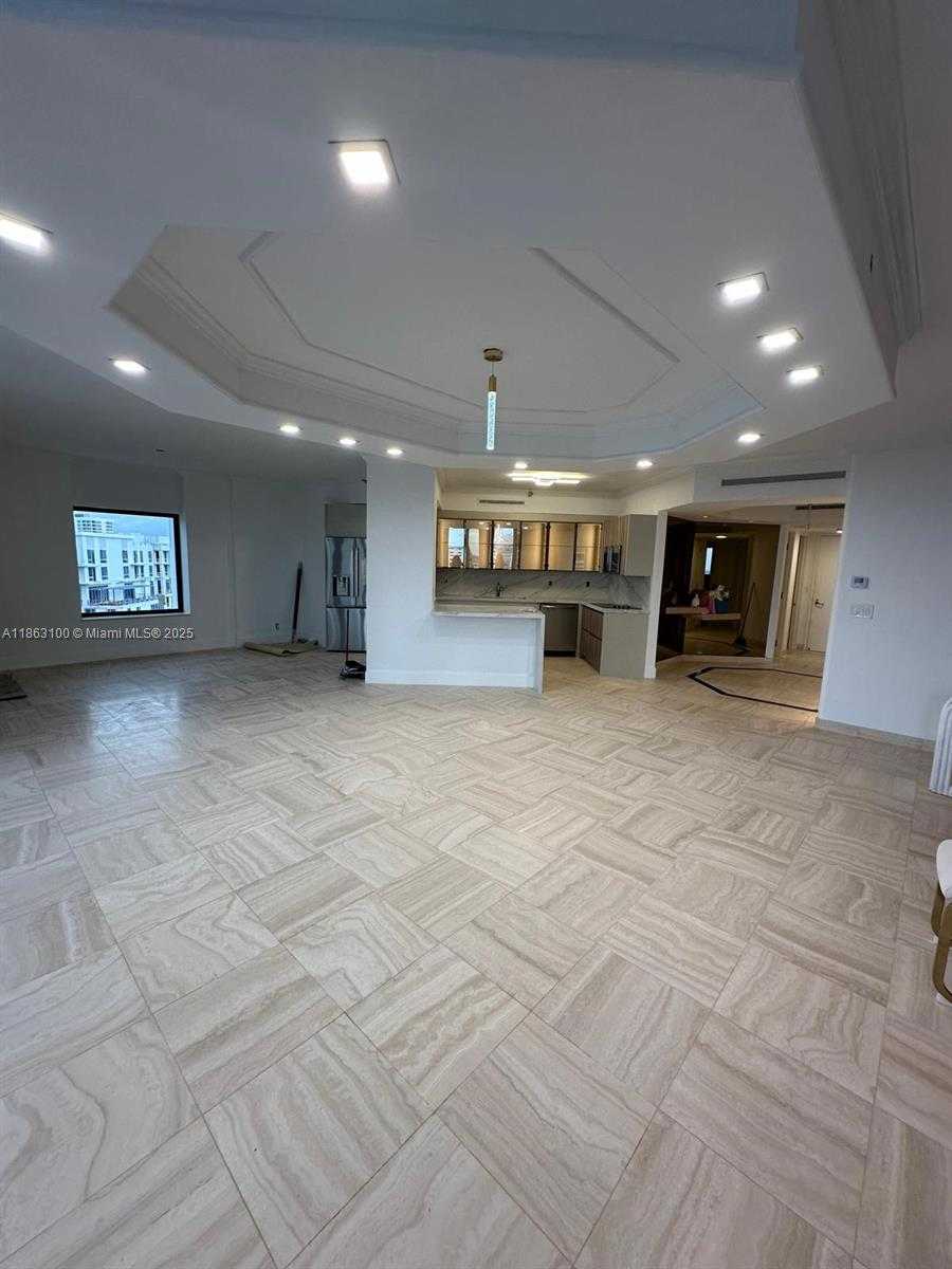 Small Image of 19500 TURNBERRY WAY #12E, Aventura Number 25