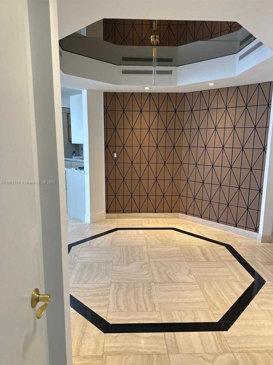 Small Image of 19500 TURNBERRY WAY #12E, Aventura Number 34