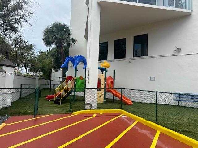 Small Image of 19500 TURNBERRY WAY #12E, Aventura Number 60