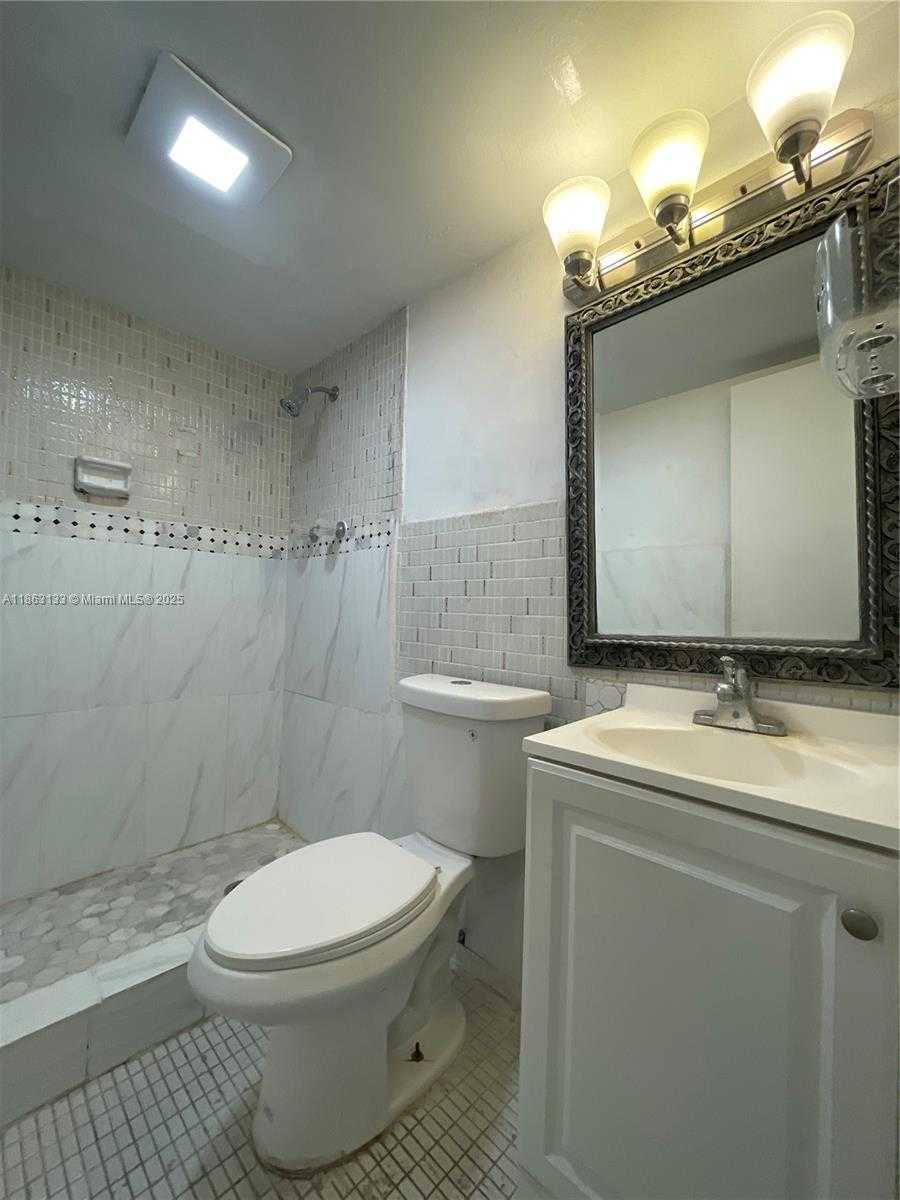 Small Image of 447 NORTH EAST 195TH ST #317, Miami Number 8