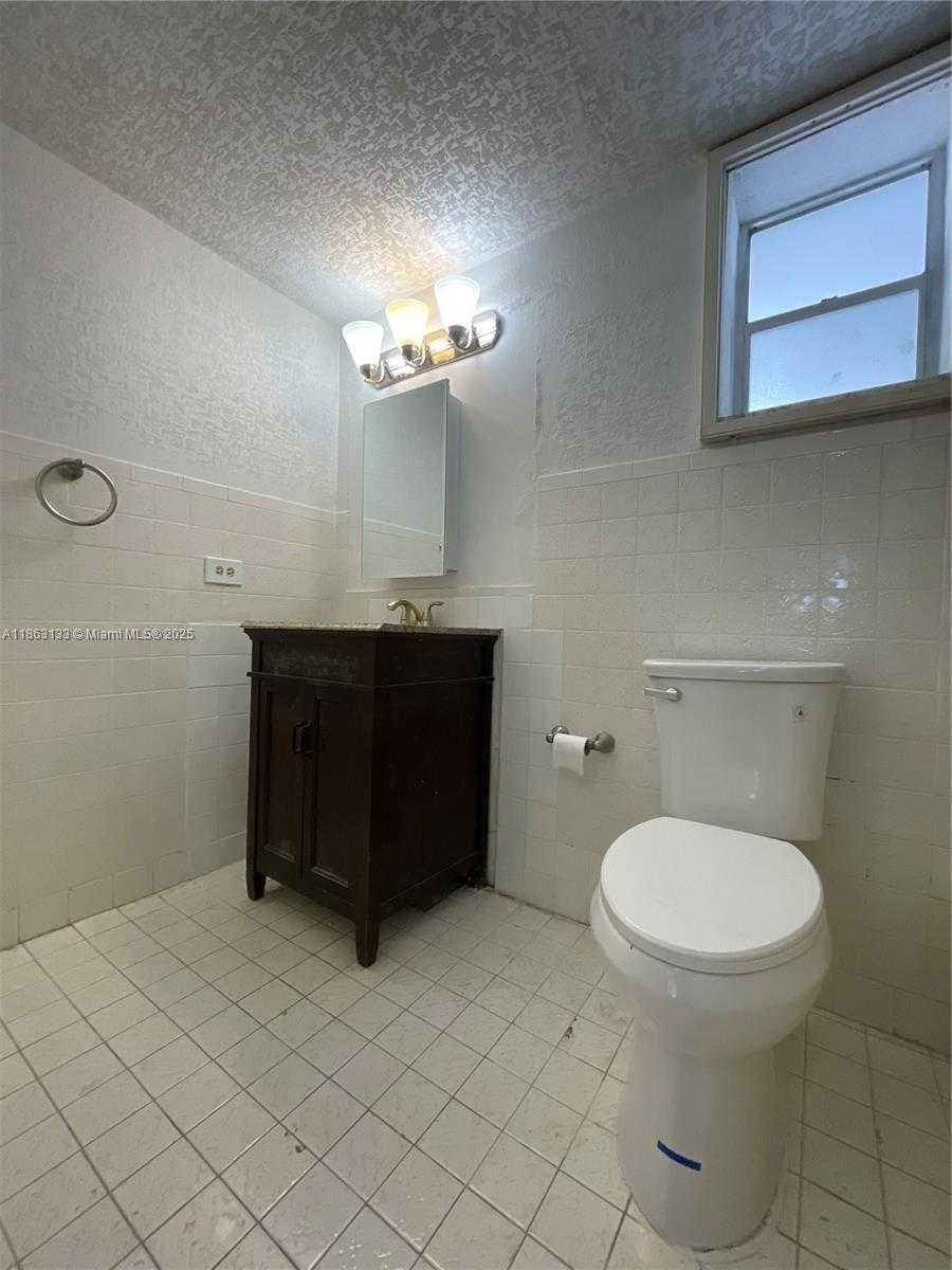 Small Image of 447 NORTH EAST 195TH ST #317, Miami Number 9
