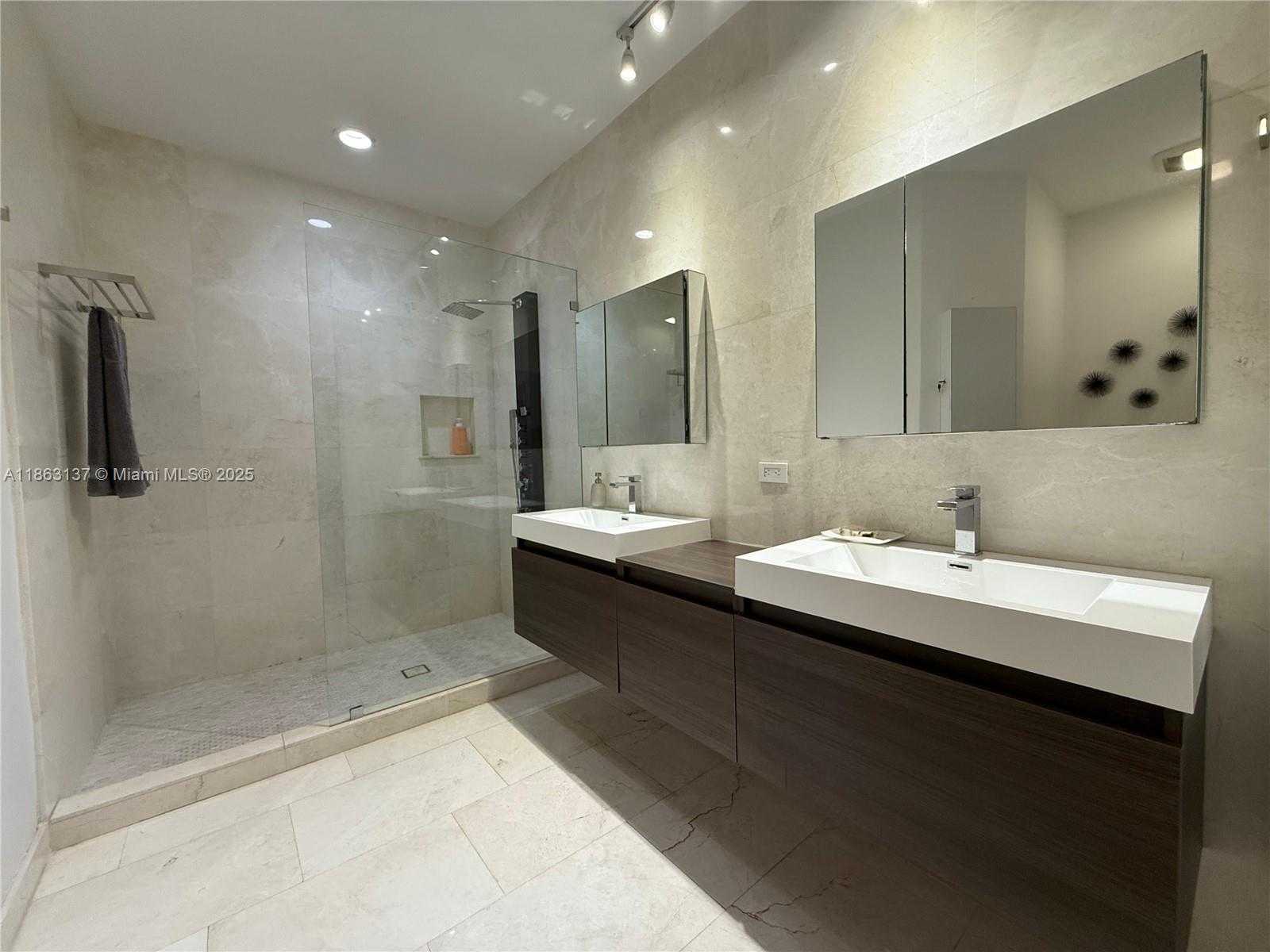 Small Image of 2729 KINSINGTON CIR #4-2, Weston Number 14