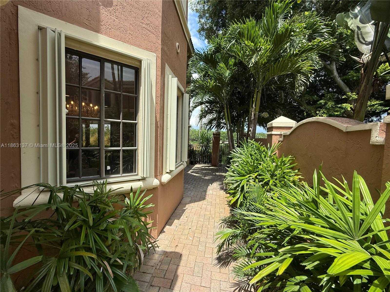 Small Image of 2729 KINSINGTON CIR #4-2, Weston Number 24