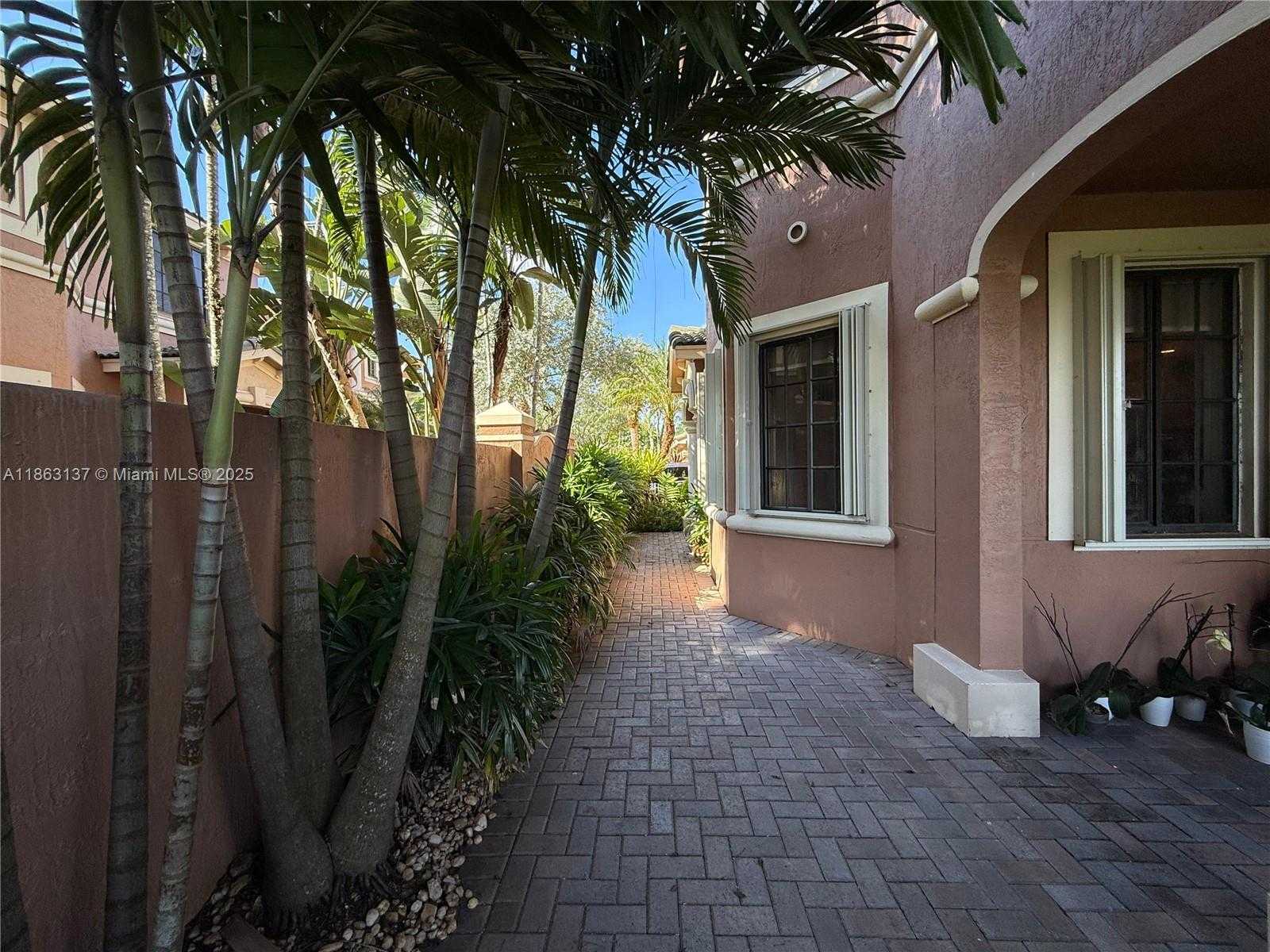 Small Image of 2729 KINSINGTON CIR #4-2, Weston Number 25