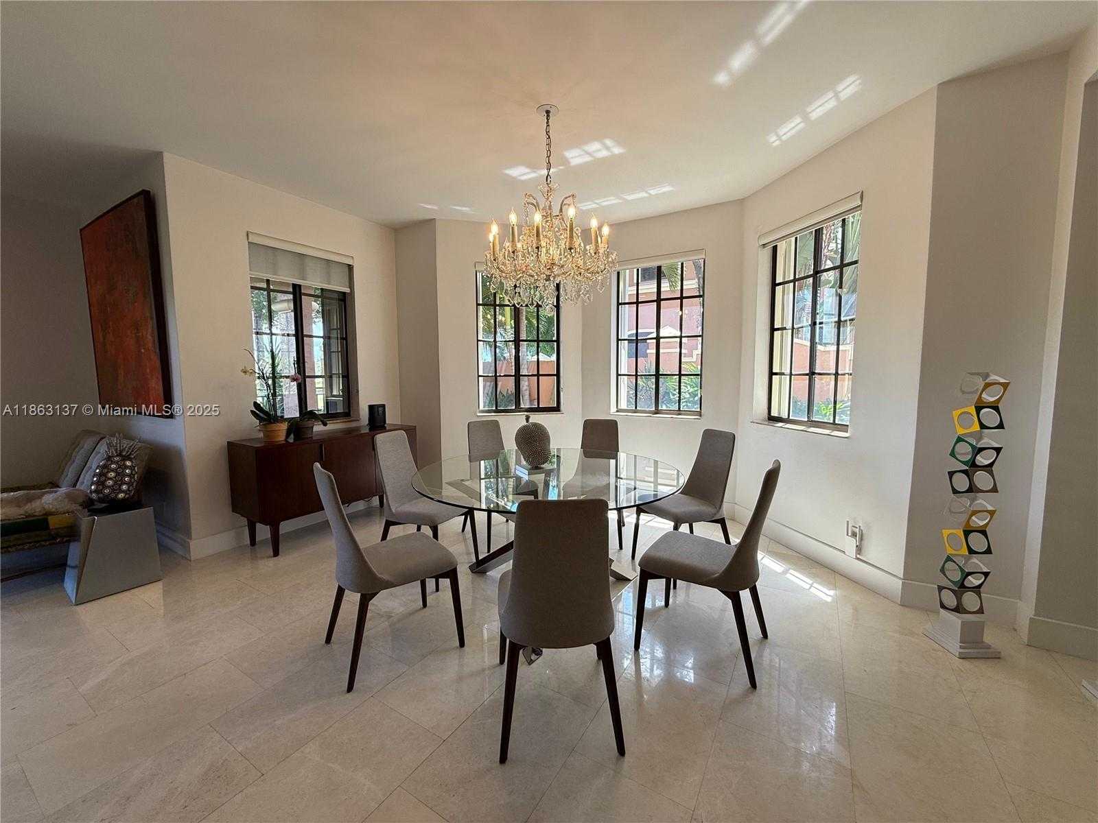 Small Image of 2729 KINSINGTON CIR #4-2, Weston Number 5