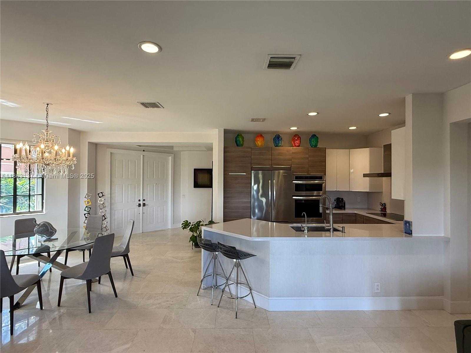 Small Image of 2729 KINSINGTON CIR #4-2, Weston Number 6