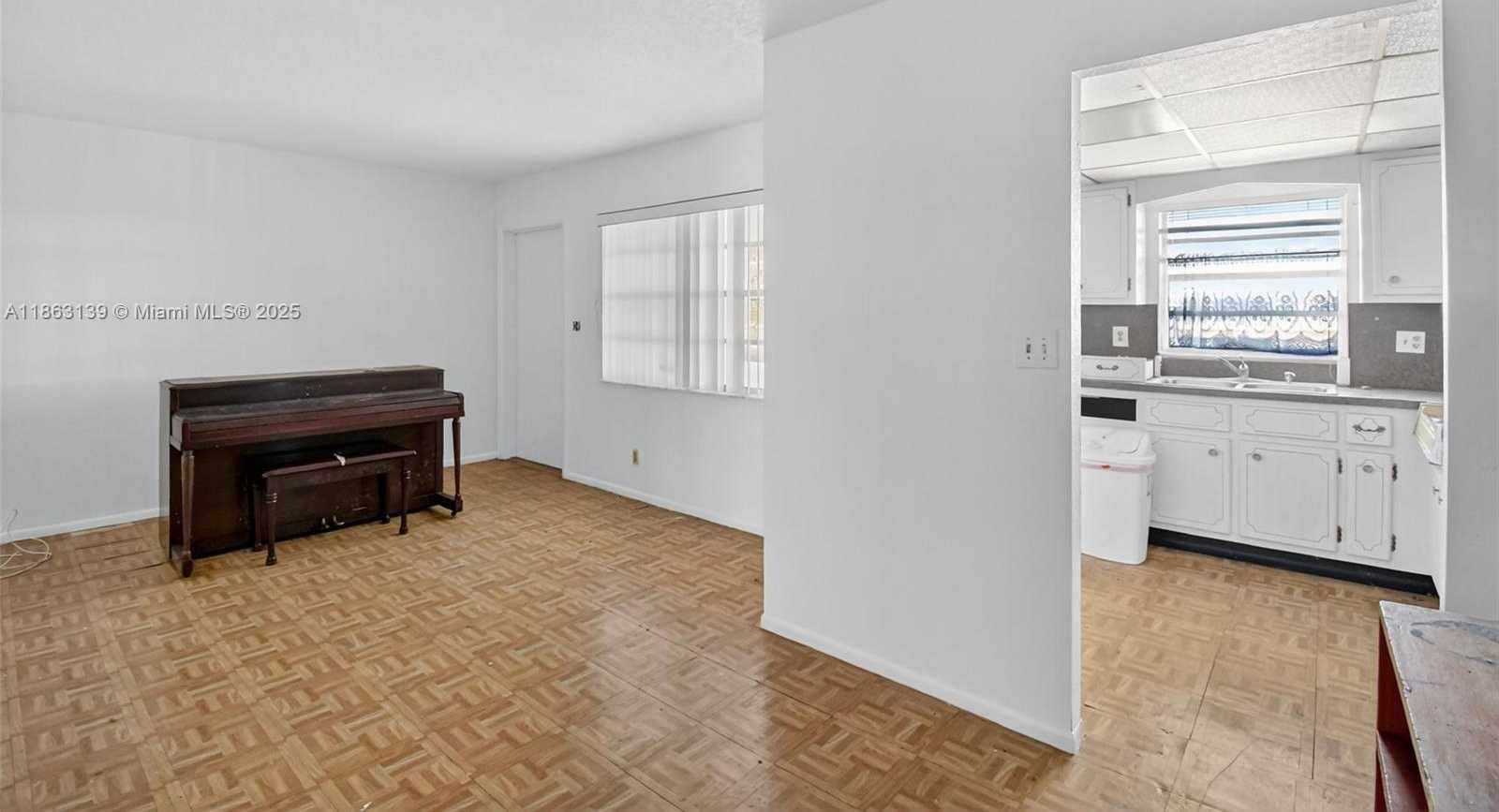 Small Image of 5300 WASHINGTON ST #N315, Hollywood Number 5