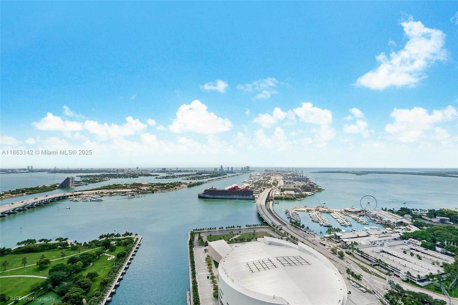 Small Image of 888 BISCAYNE BLVD #5004, Miami Number 2