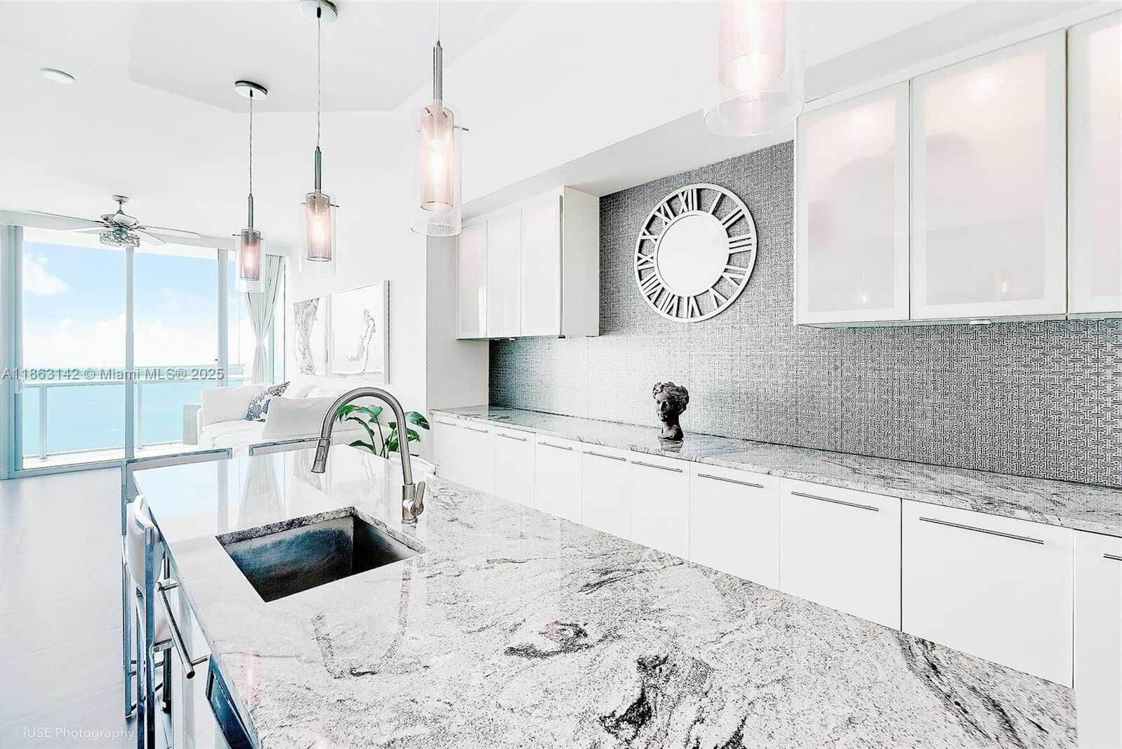 Small Image of 888 BISCAYNE BLVD #5004, Miami Number 3