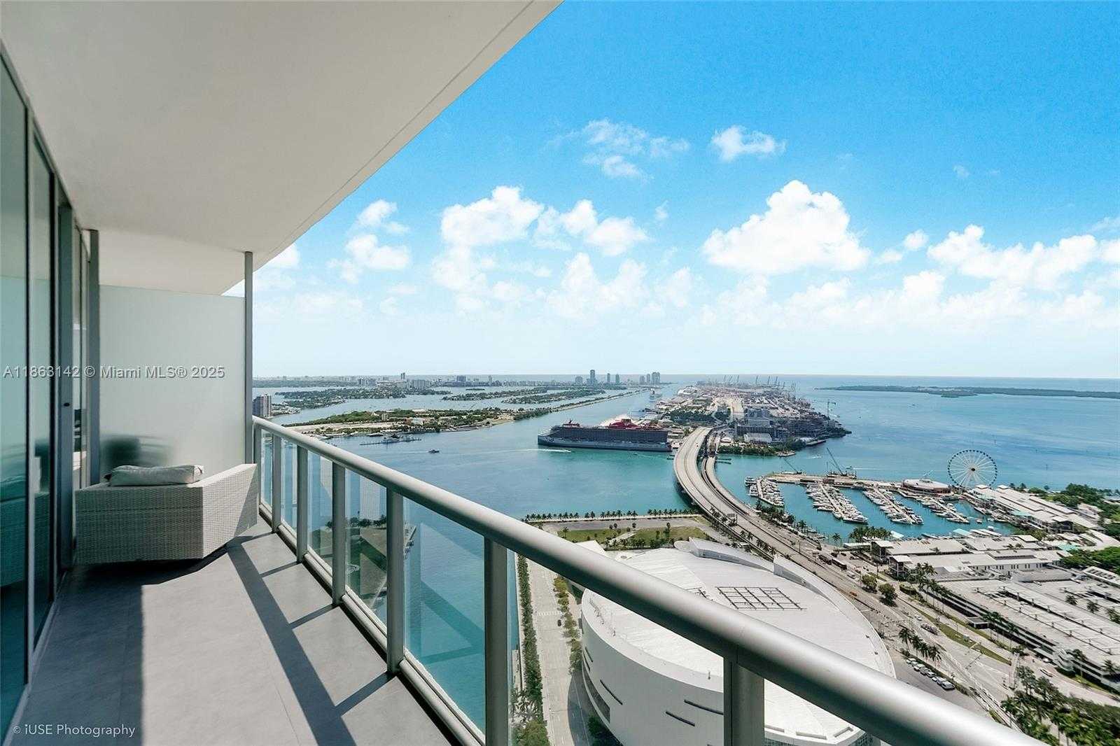 Small Image of 888 BISCAYNE BLVD #5004, Miami Number 9