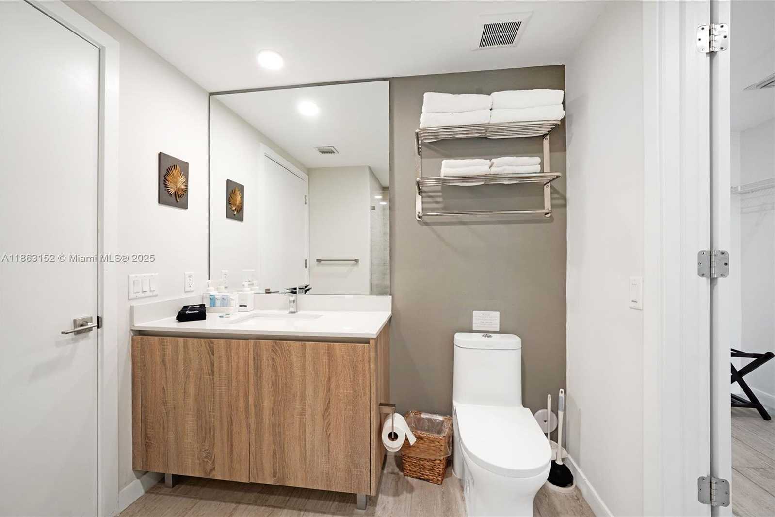 Small Image of 3900 BISCAYNE BLVD #S-922, Miami Number 37