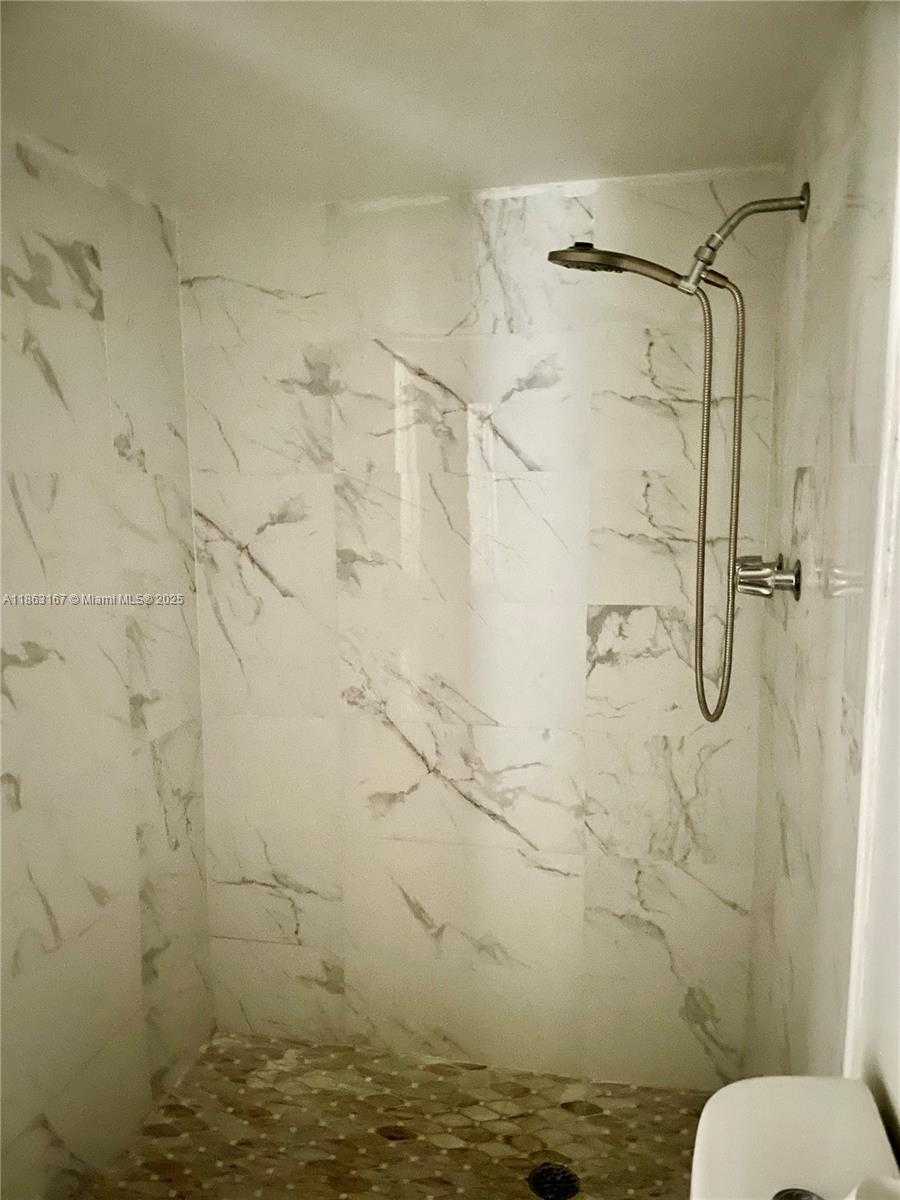 Small Image of 445 NORTH EAST 195TH ST #326, Miami Number 6