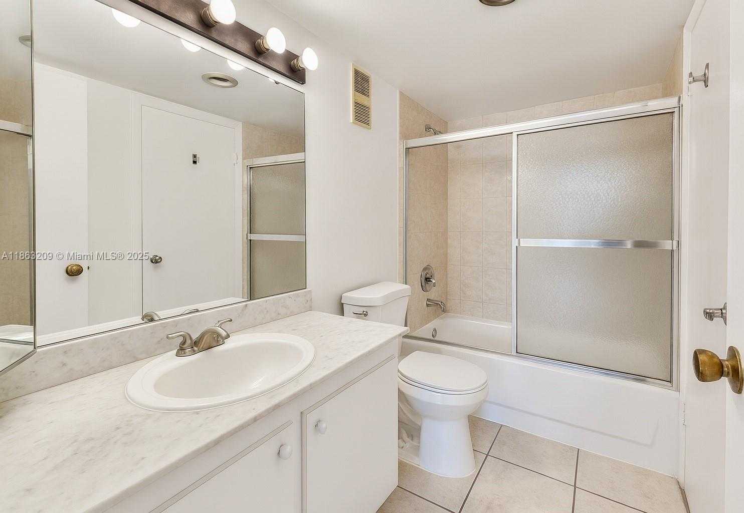Small Image of 1300 NORTH EAST MIAMI GARDENS DR #219E, Miami Number 5