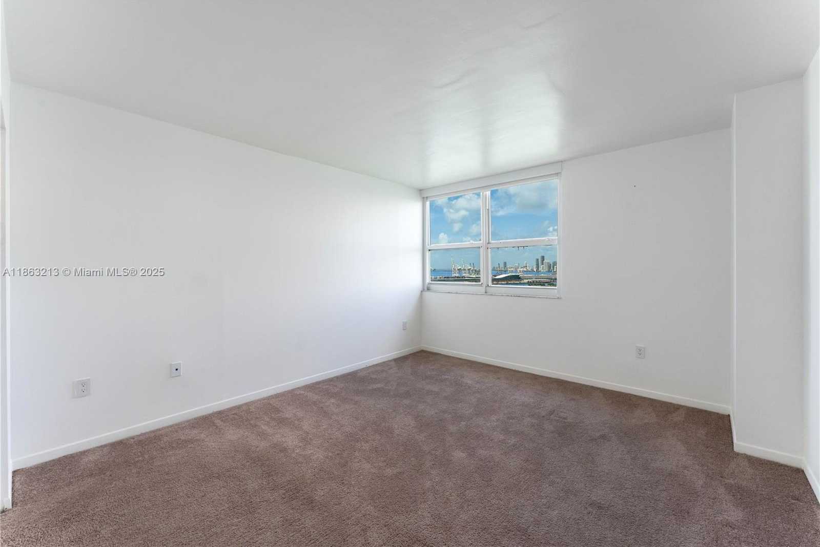 Small Image of 650 WEST AVE #2305, Miami Beach Number 10