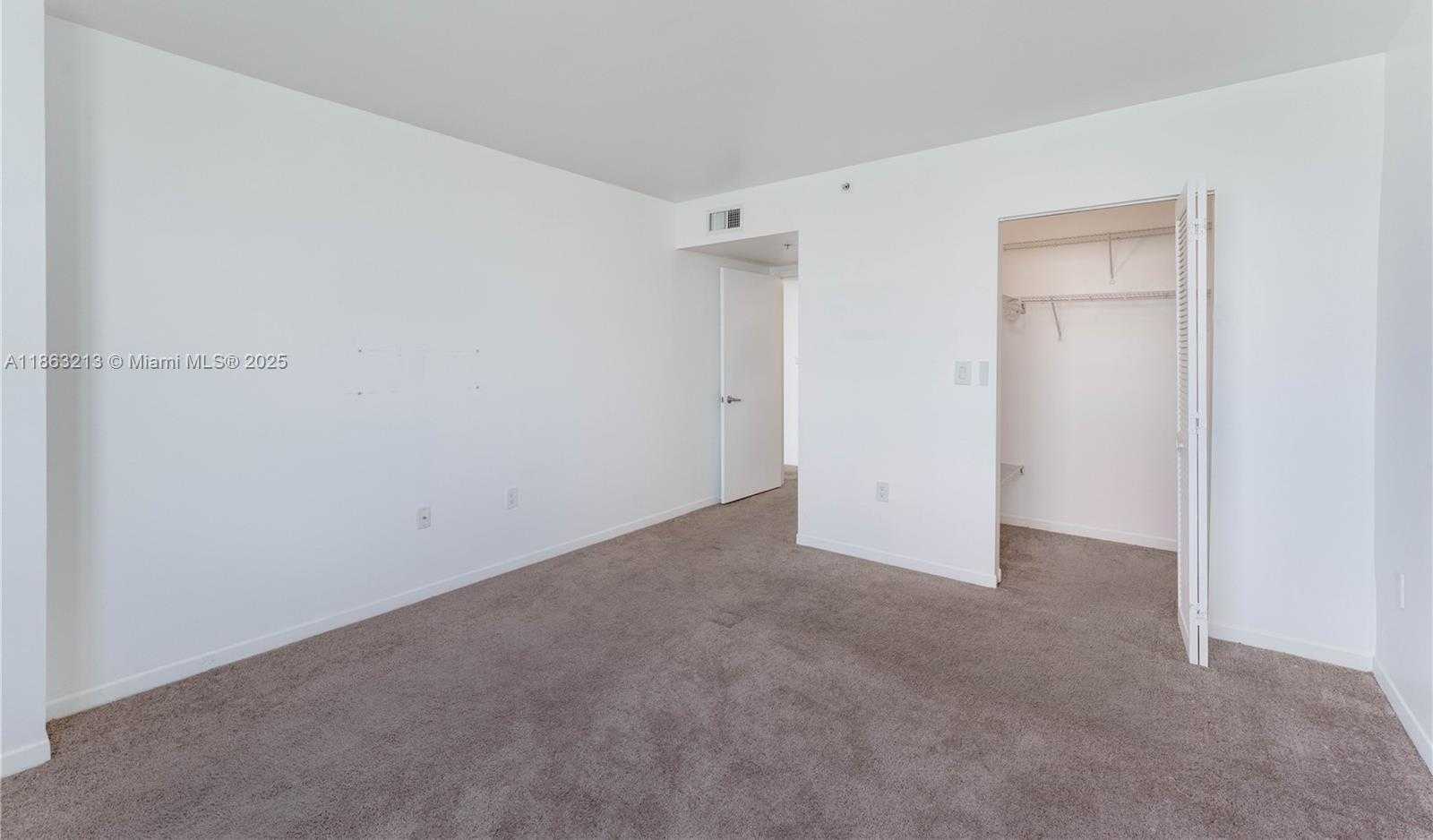 Small Image of 650 WEST AVE #2305, Miami Beach Number 12