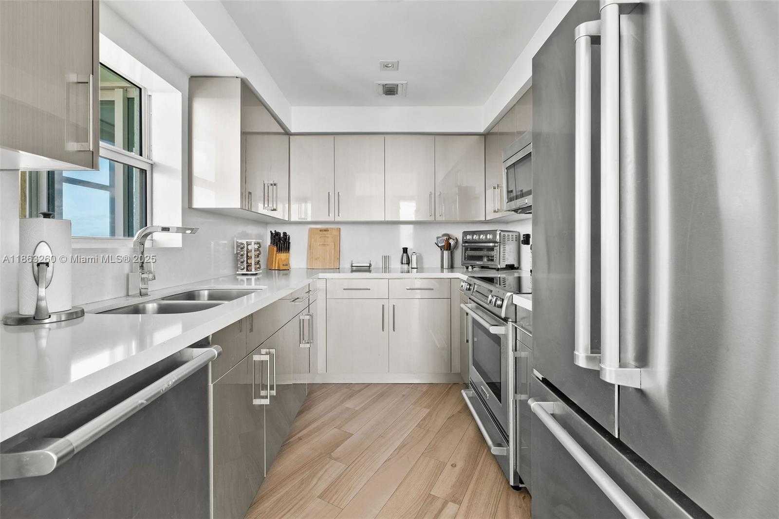 Small Image of 2475 BRICKELL AVE #2002, Miami Number 17