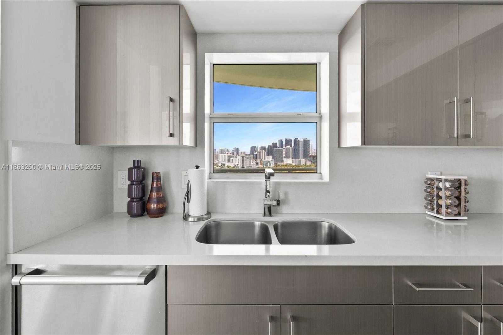 Small Image of 2475 BRICKELL AVE #2002, Miami Number 20