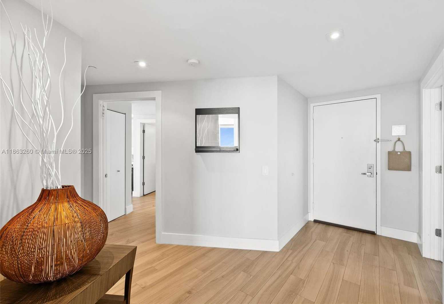 Small Image of 2475 BRICKELL AVE #2002, Miami Number 21