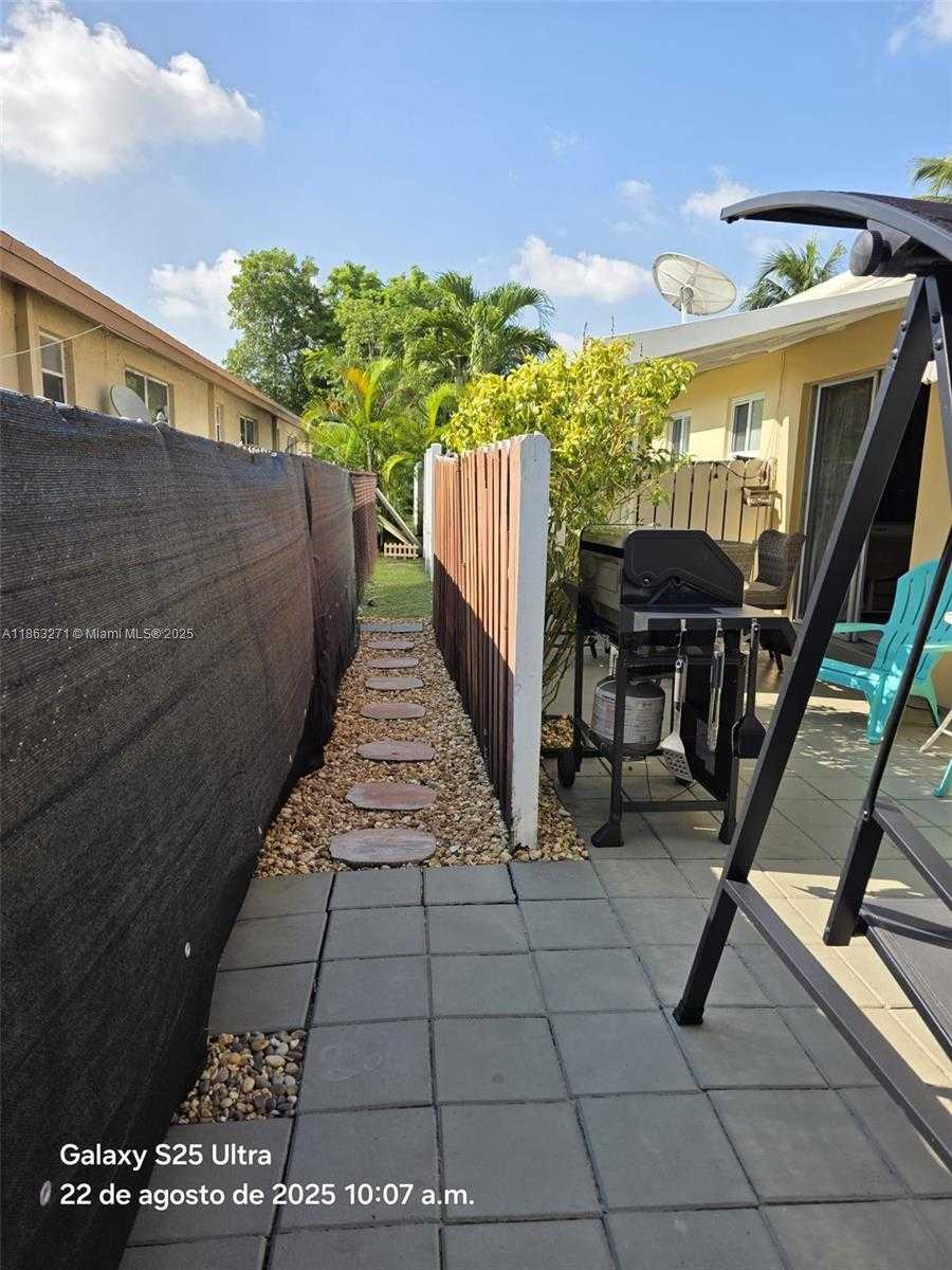 Small Image of 2241 MONROE ST #8, Hollywood Number 12
