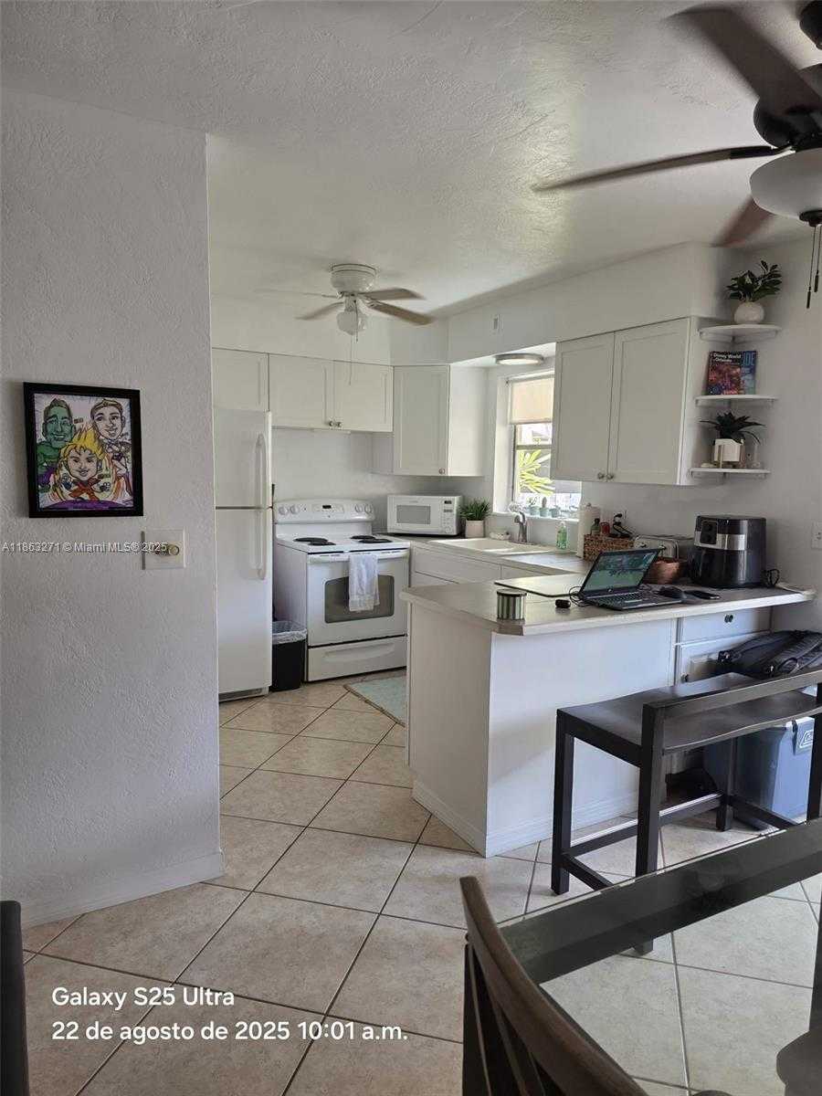 Small Image of 2241 MONROE ST #8, Hollywood Number 21