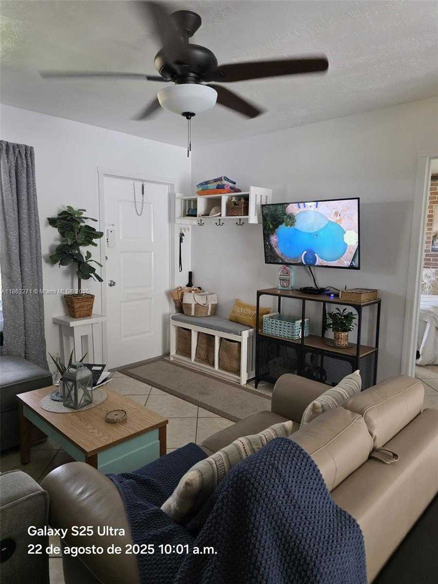 Small Image of 2241 MONROE ST #8, Hollywood Number 26