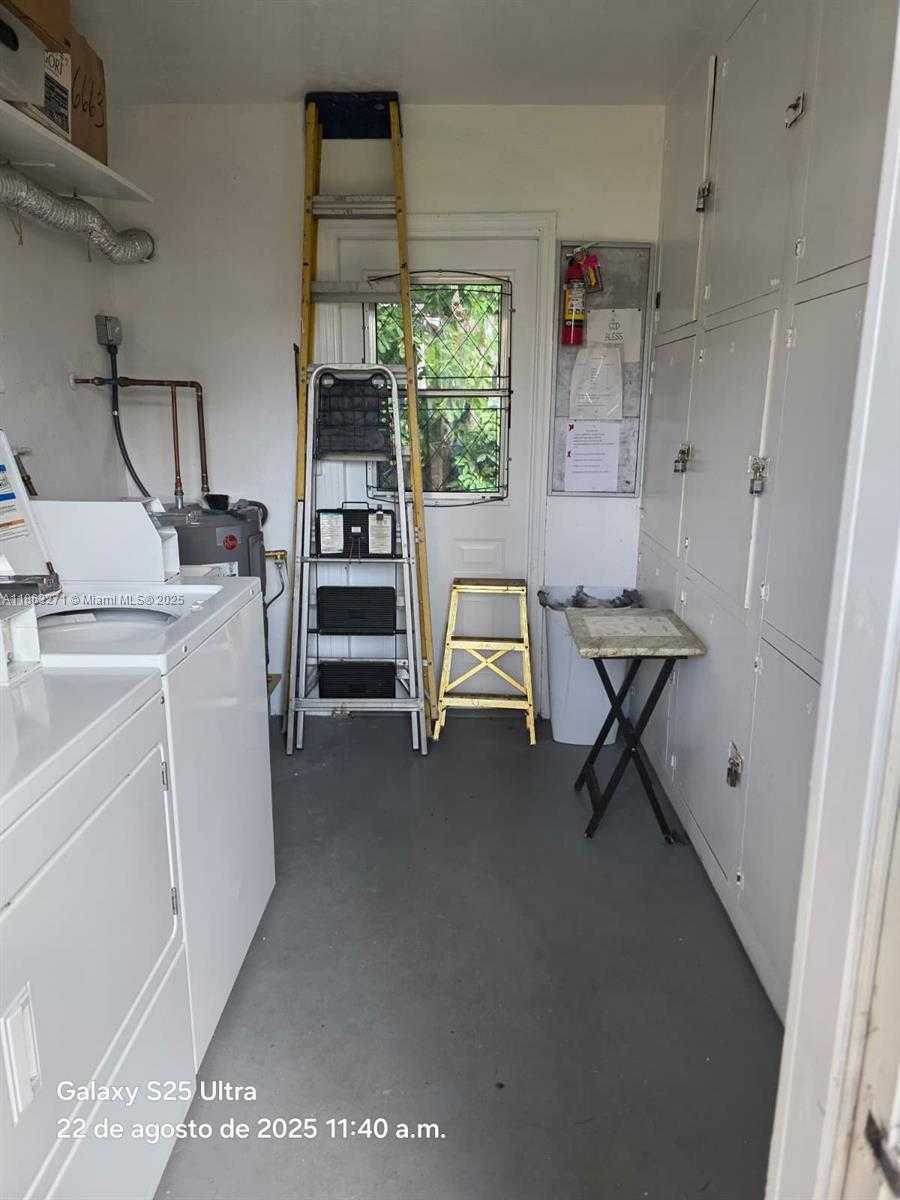 Small Image of 2241 MONROE ST #8, Hollywood Number 36