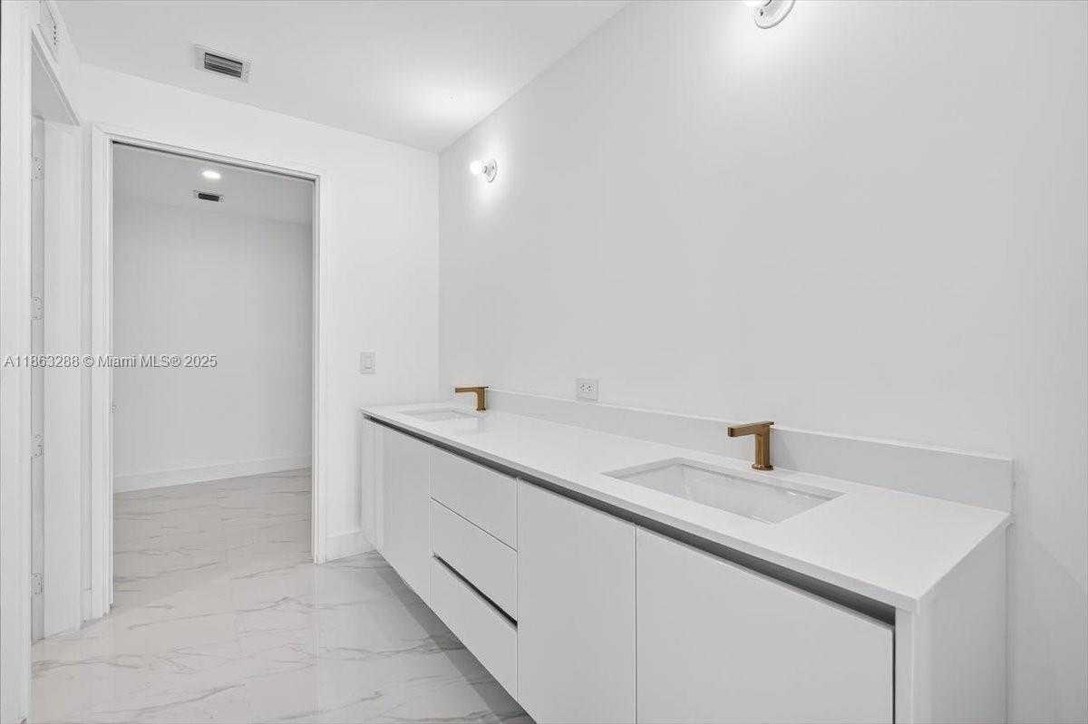 Small Image of 700 NORTH EAST 24 STREET #1407, Miami Number 14