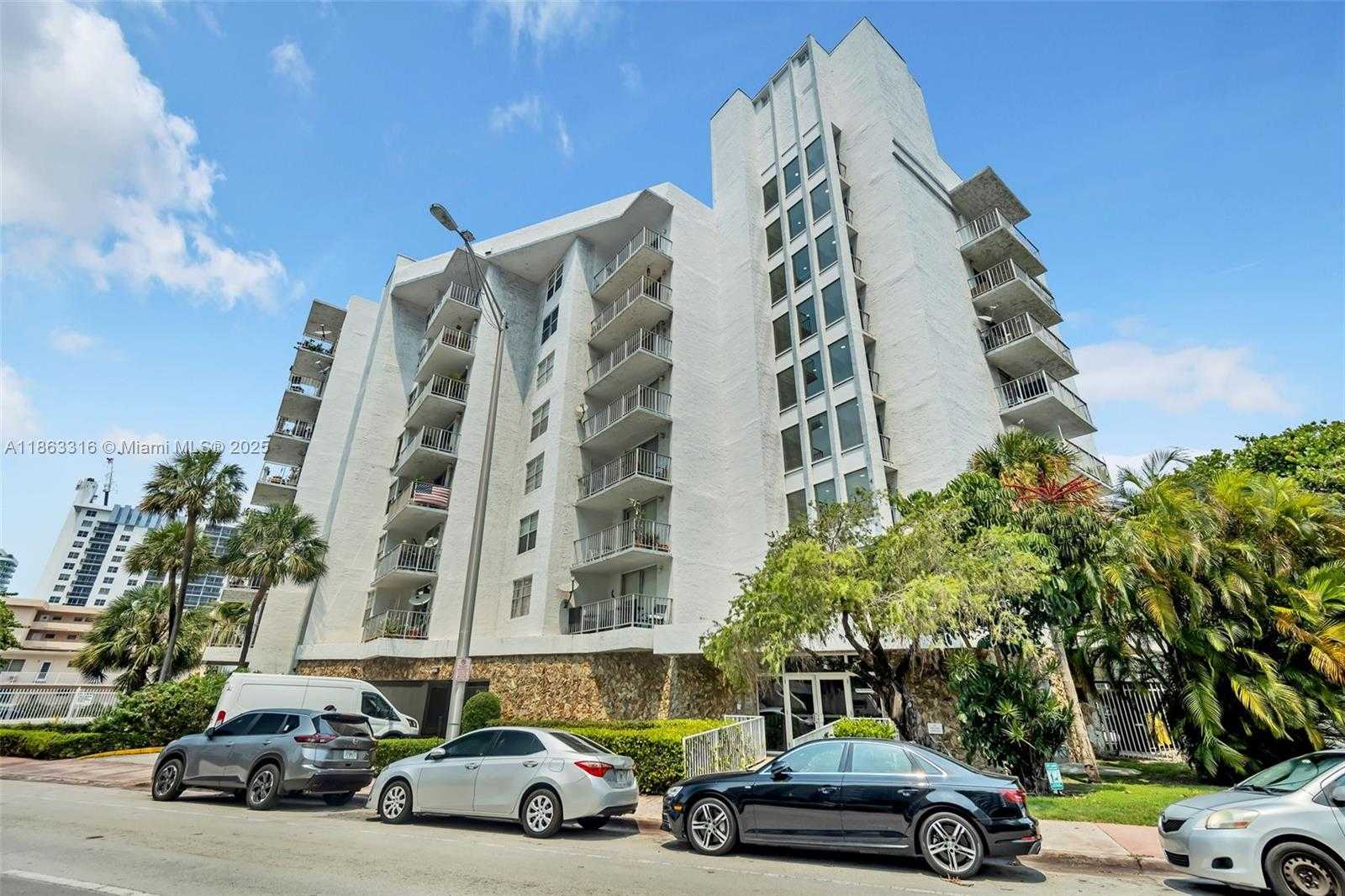 Small Image of 6801 INDIAN CREEK DR #304, Miami Beach Number 26