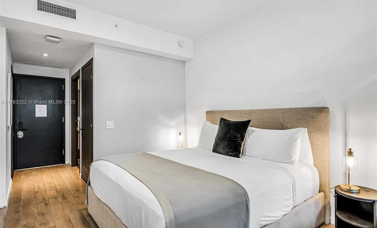 Small Image of 398 NORTH EAST 5TH ST #4416, Miami Number 19