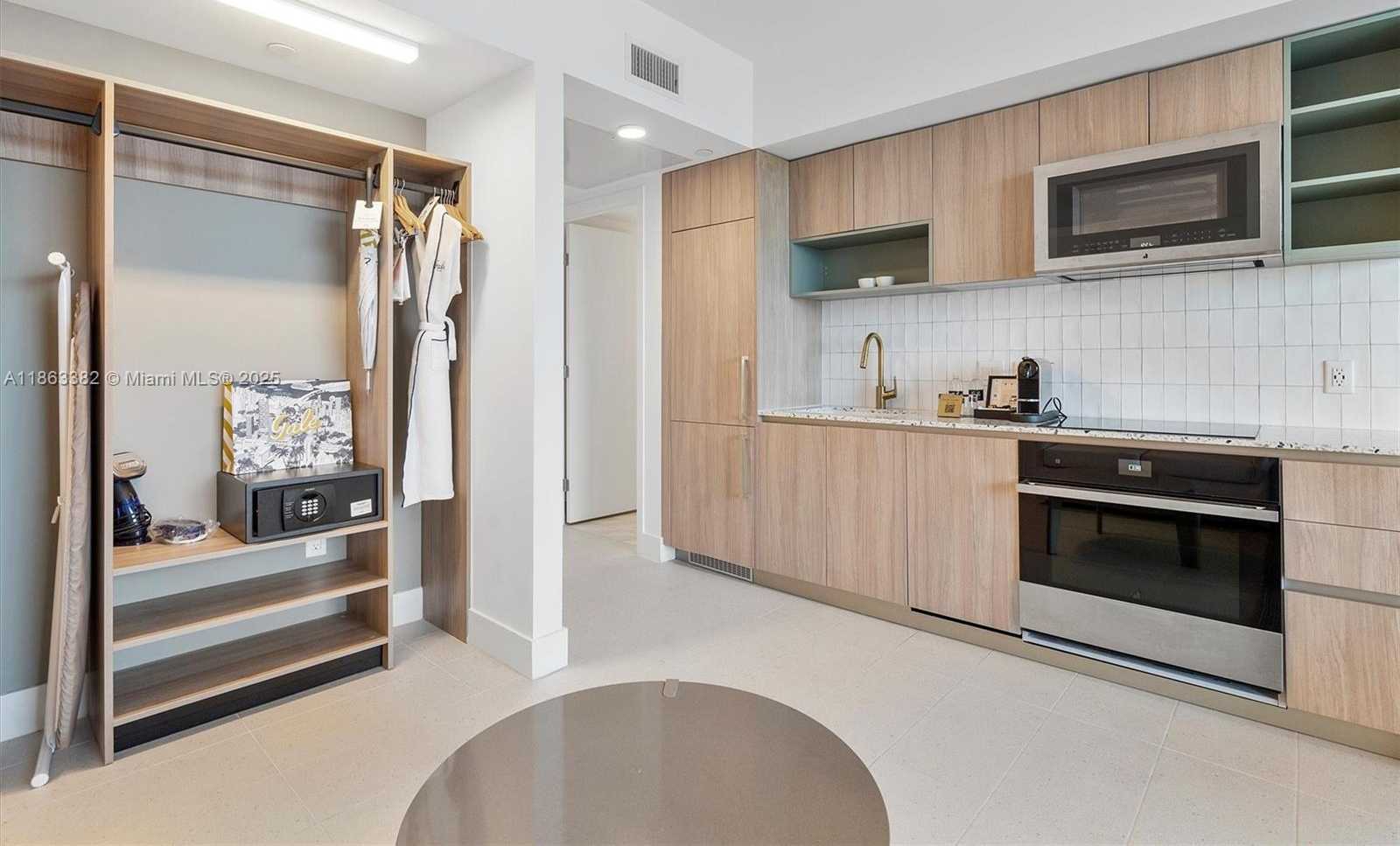 Small Image of 159 NORTH EAST 6TH ST #3806, Miami Number 6