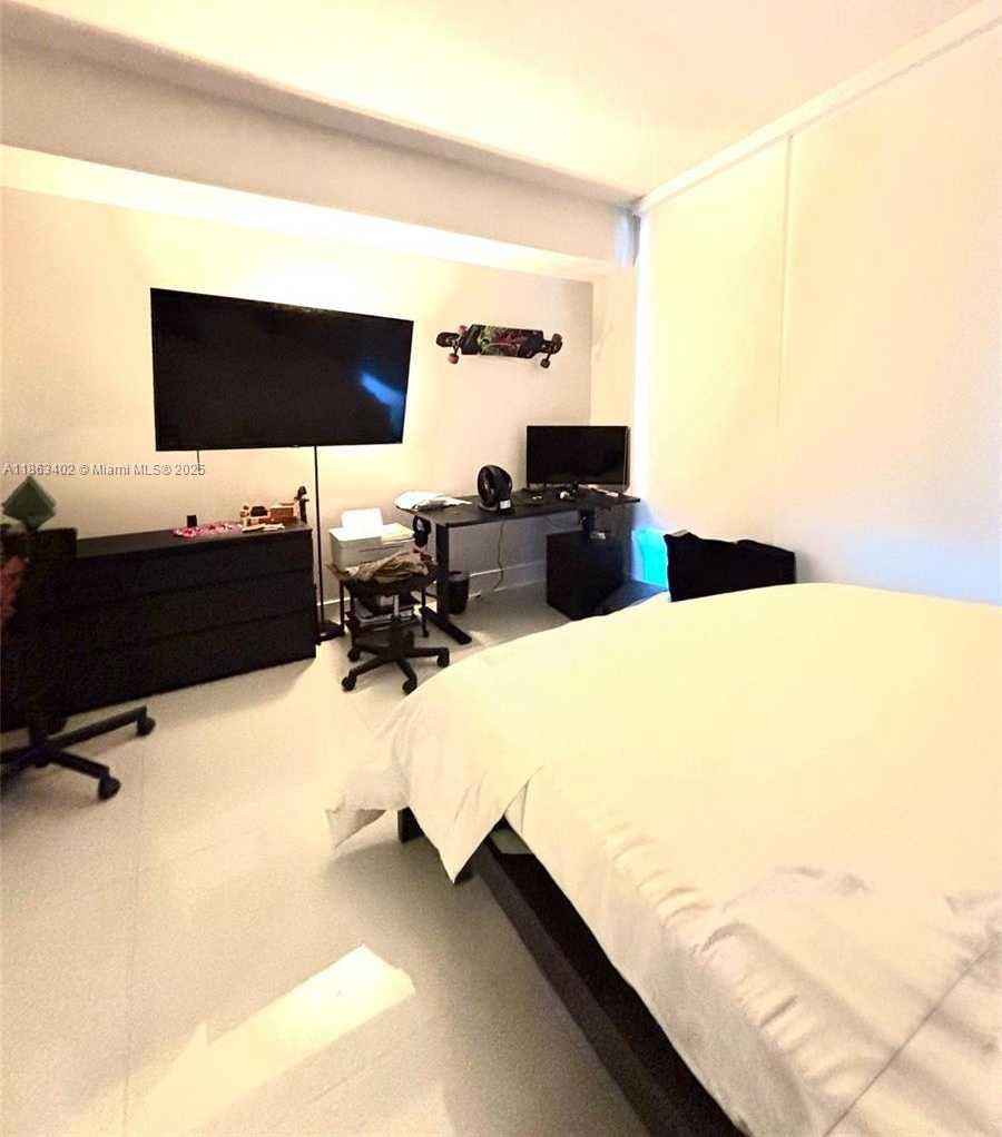 Small Image of 1010 SOUTH WEST 2 AVE #1110, Miami Number 9