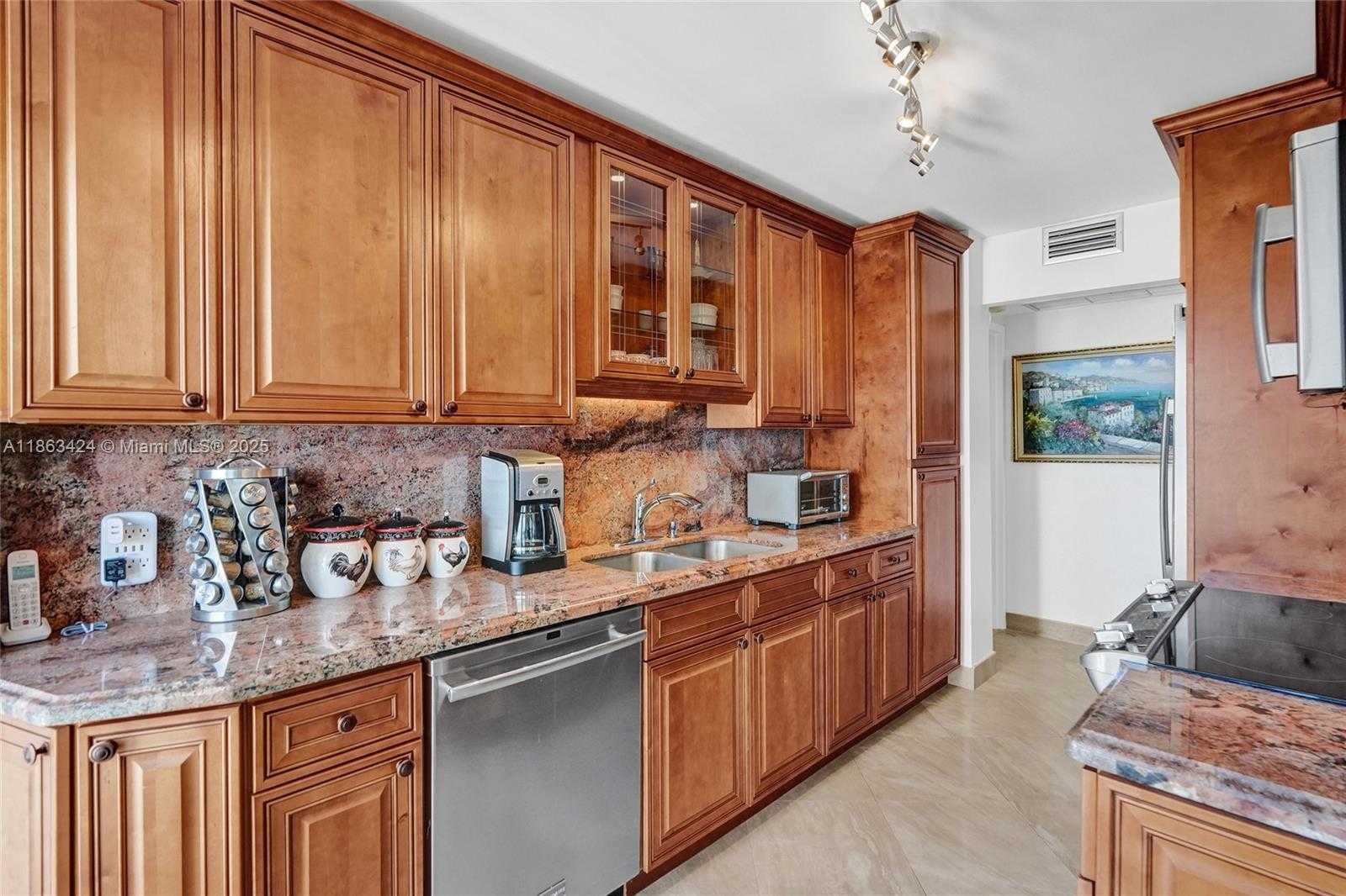 Small Image of 322 BUCHANAN ST #810, Hollywood Number 3