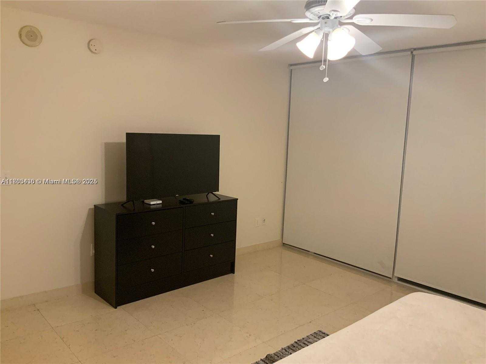Small Image of 1830 SOUTH OCEAN DR #1407, Hallandale Beach Number 10