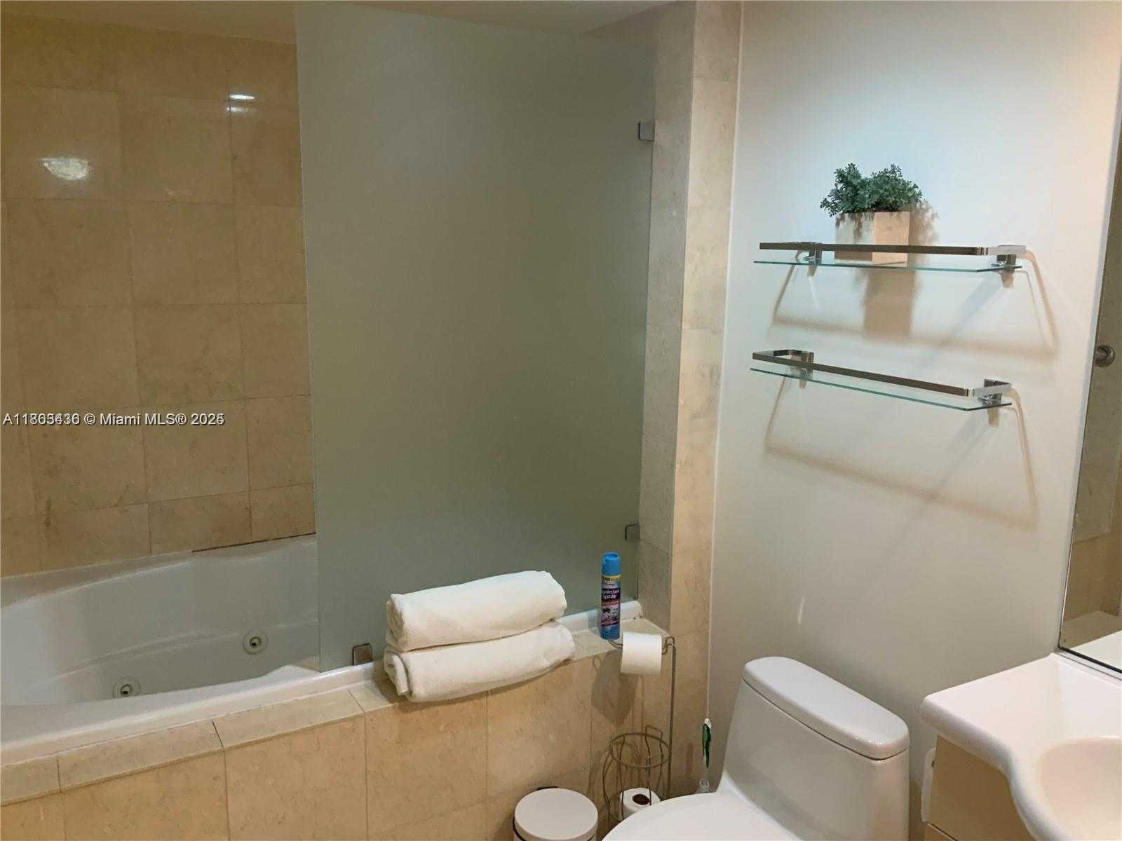 Small Image of 1830 SOUTH OCEAN DR #1407, Hallandale Beach Number 8