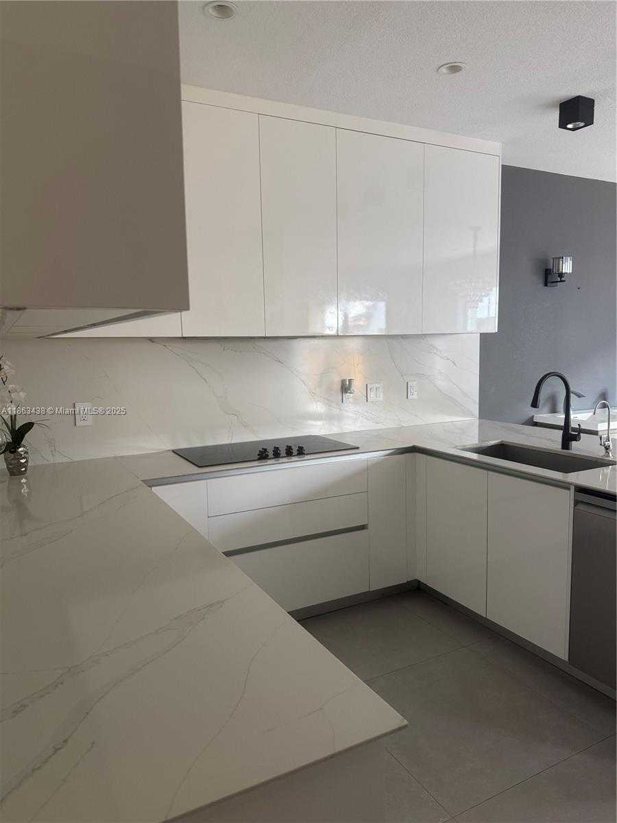 Small Image of 10857 NORTH WEST 84TH ST, Doral Number 15