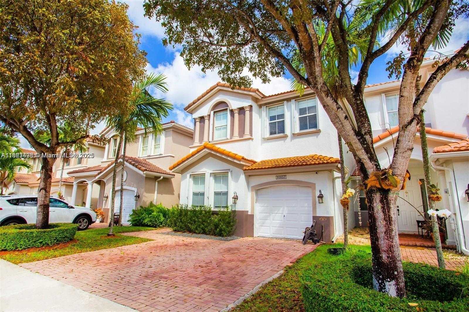 Small Image of 10857 NORTH WEST 84TH ST, Doral Number 2