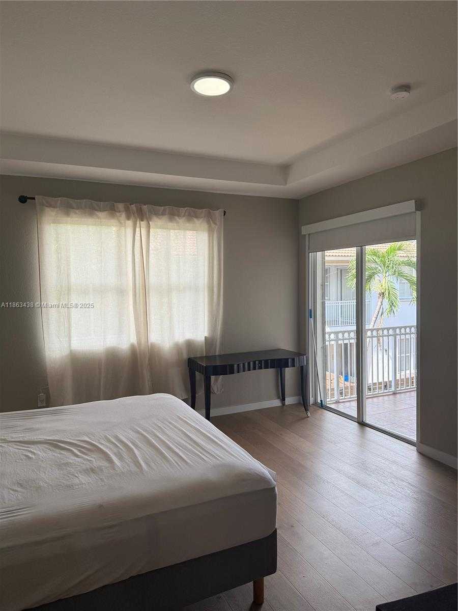 Small Image of 10857 NORTH WEST 84TH ST, Doral Number 20