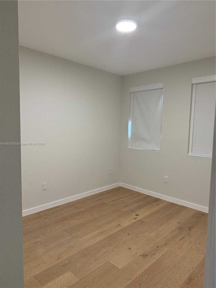 Small Image of 10857 NORTH WEST 84TH ST, Doral Number 23