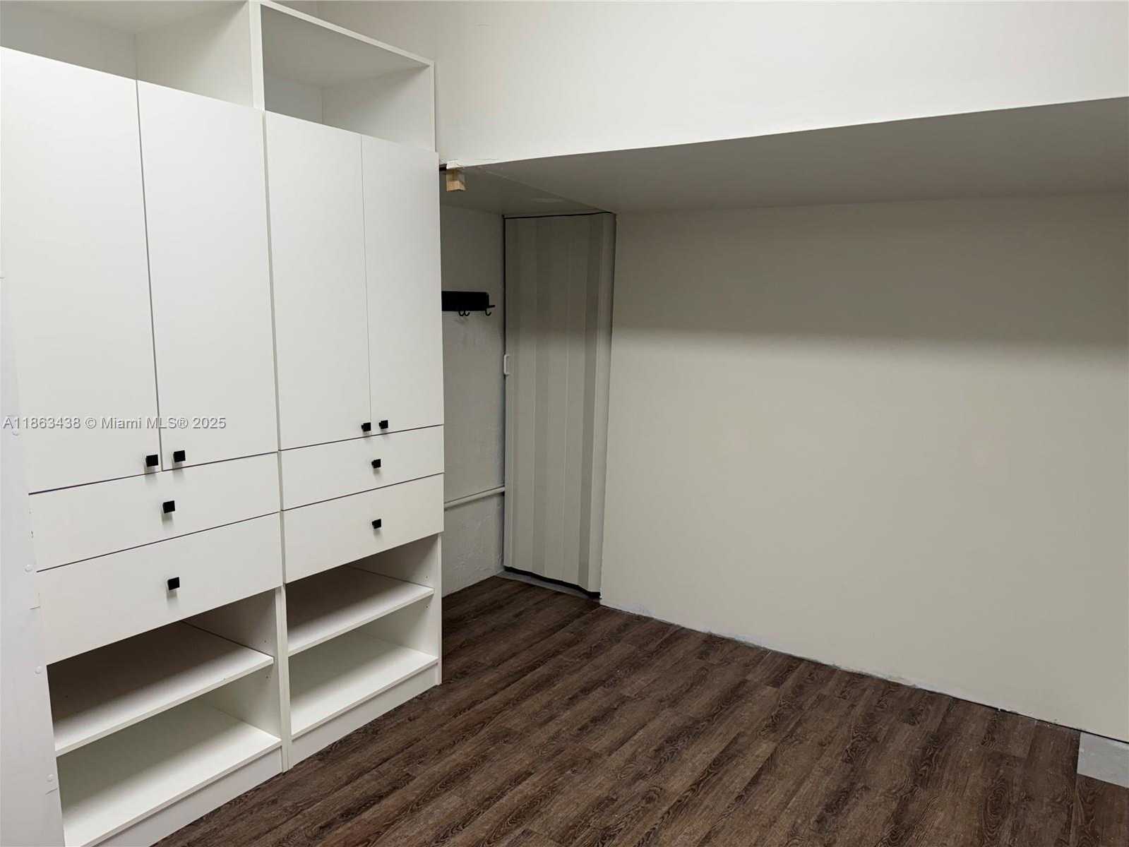 Small Image of 10857 NORTH WEST 84TH ST, Doral Number 27