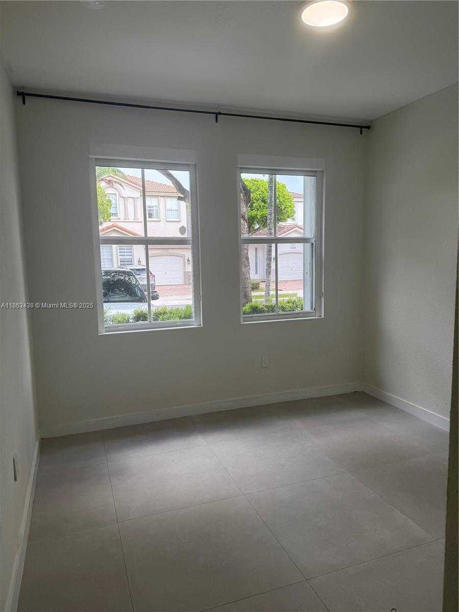 Small Image of 10857 NORTH WEST 84TH ST, Doral Number 29