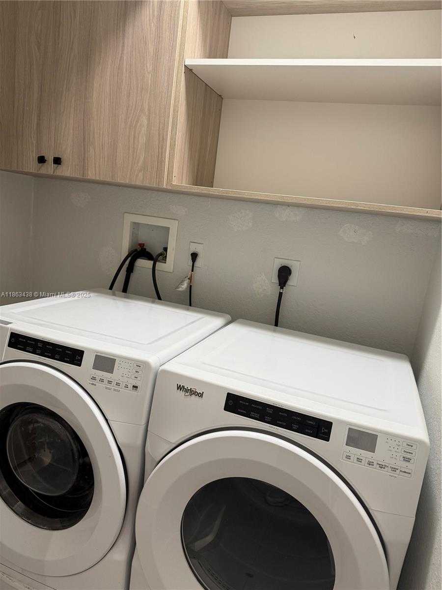 Small Image of 10857 NORTH WEST 84TH ST, Doral Number 32
