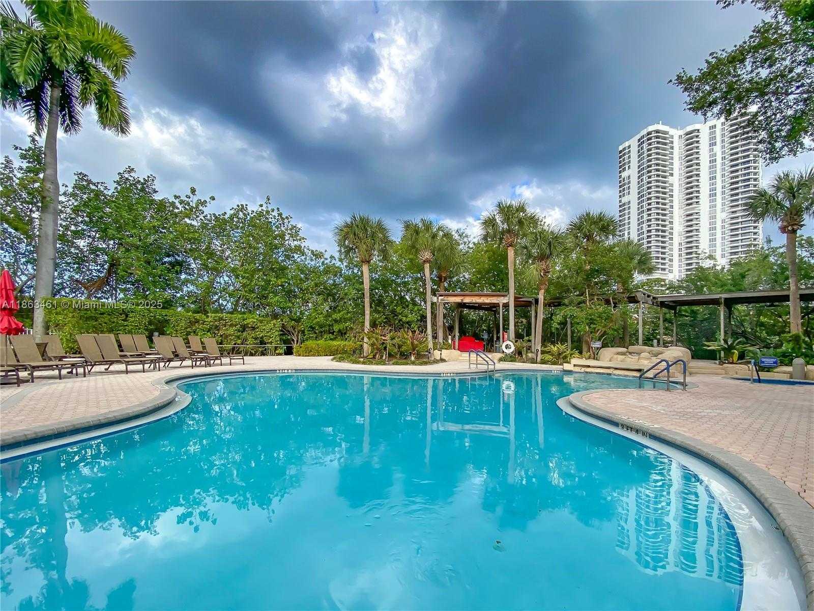 Small Image of 3400 NORTH EAST 192ND ST #LPH7, Aventura Number 32