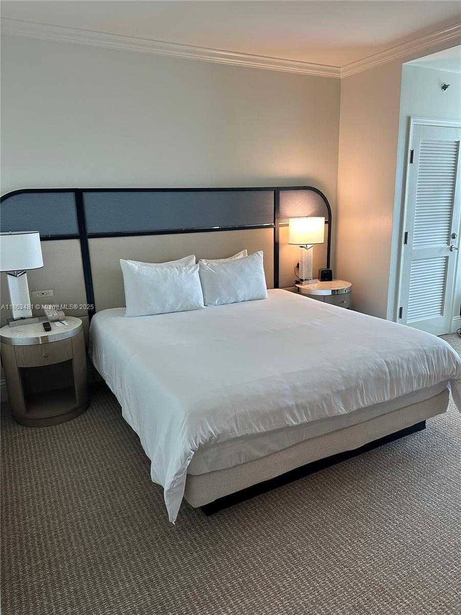 Small Image of 4401 COLLINS AVE #2108, Miami Beach Number 5