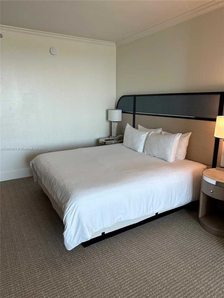 Small Image of 4401 COLLINS AVE #2108, Miami Beach Number 7