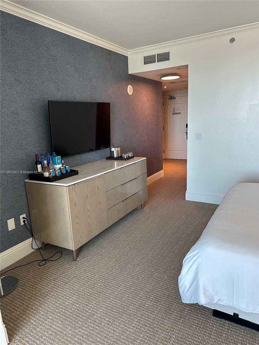 Small Image of 4401 COLLINS AVE #2108, Miami Beach Number 8