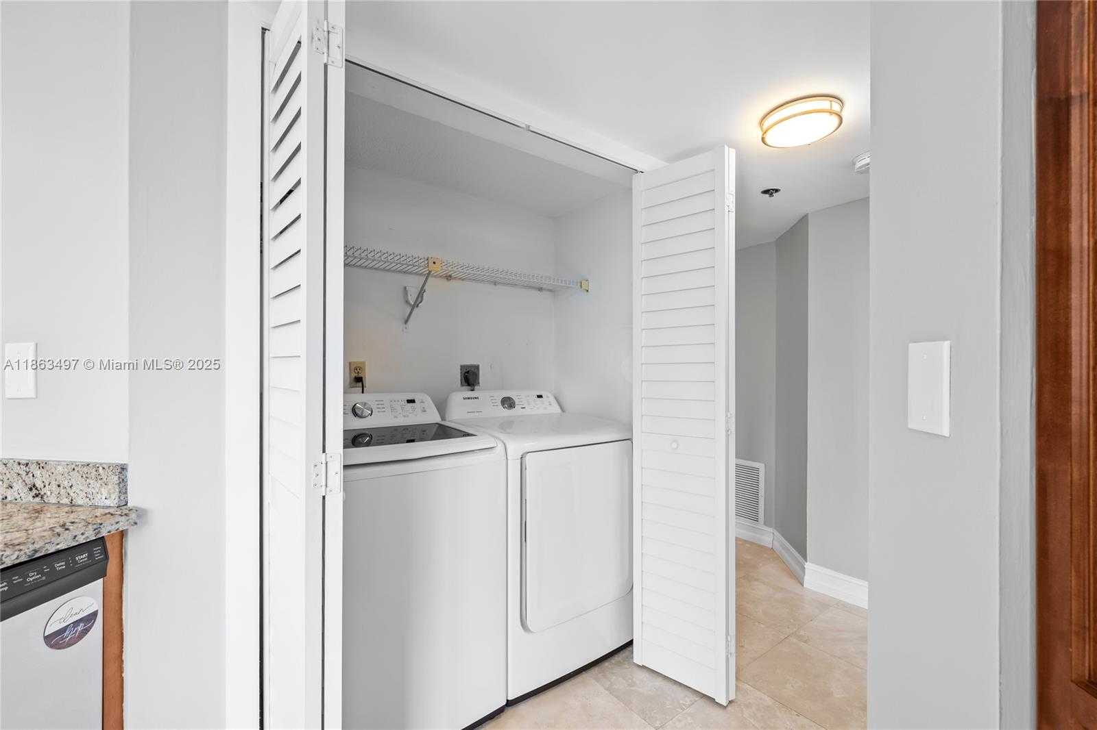 Small Image of 540 BRICKELL KEY DR #815, Miami Number 12